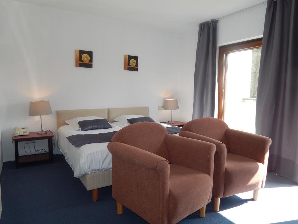 Hotel Le Martin Pecheur Fauvillers Номер фото